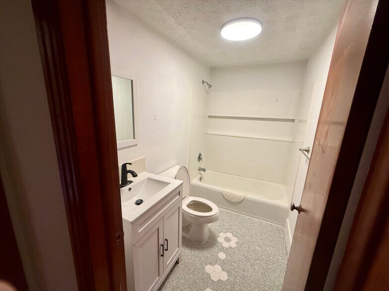 More Photos Of 86050 Pages Dairy Rd, Yulee Office For Sale