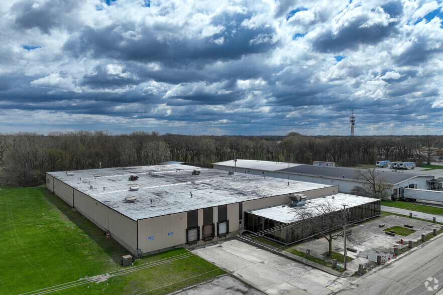 Primary Photo Of 16727 Chicago Ave, Lansing Warehouse For Lease