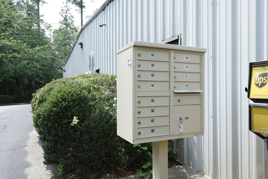 More Photos Of 4122 B Bennett Memorial Rd, Durham Flex For Lease