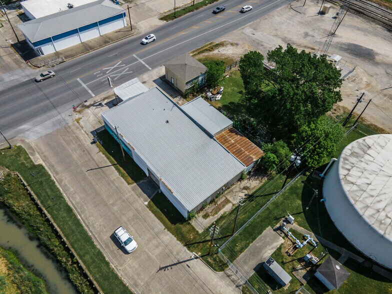 More Photos Of 2002 7TH St, Bay City Freestanding For Sale