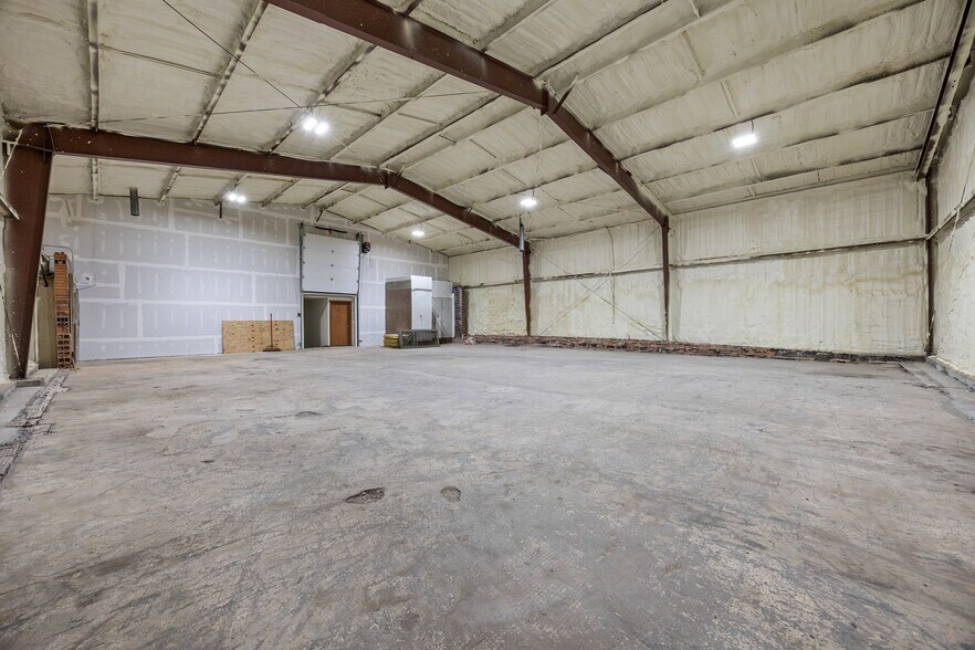 More Photos Of 121 W 5th St, Tipton Showroom For Sale