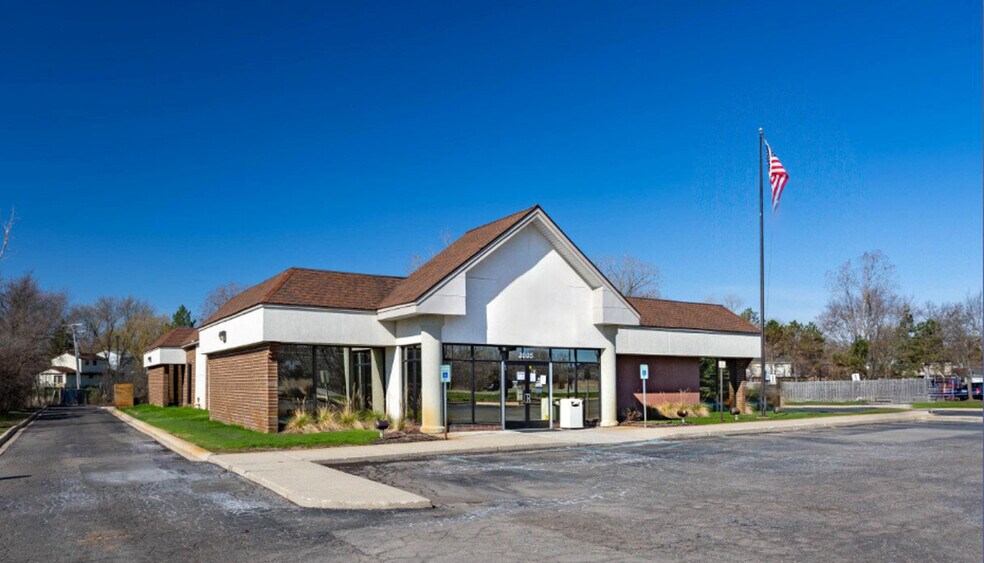 More Photos Of 3805 A Highland Rd, Waterford Bank For Sale