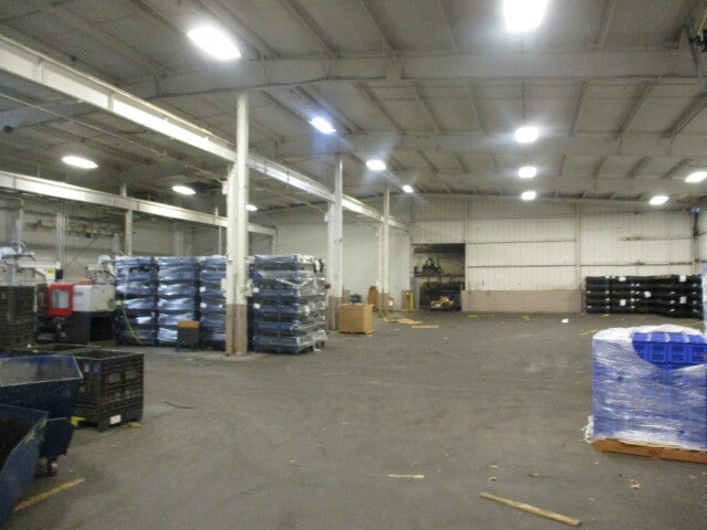 More Photos Of 1985 E Laketon Ave, Muskegon Manufacturing For Sale
