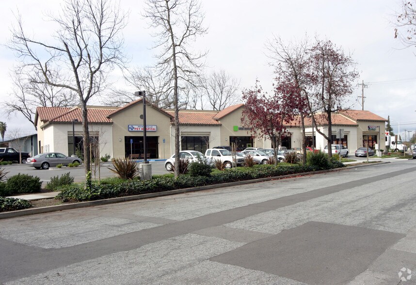 More Photos Of 7995 Princevalle St, Gilroy Storefront Retail Office For Lease