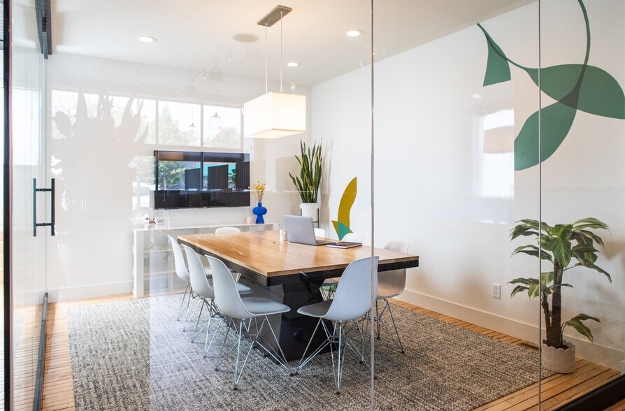 More Photos Of 4009 E Lake St, Minneapolis Office For Lease