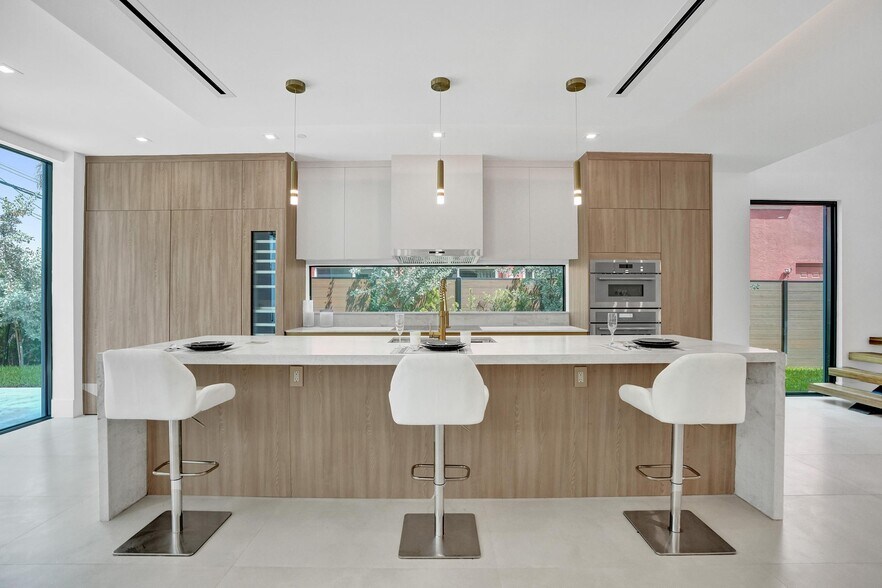 More Photos Of 1821-1825 NE 26th Ave, Fort Lauderdale Apartments For Sale