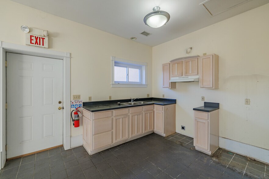 More Photos Of 218 Gay St, Erwin Loft Creative Space For Sale