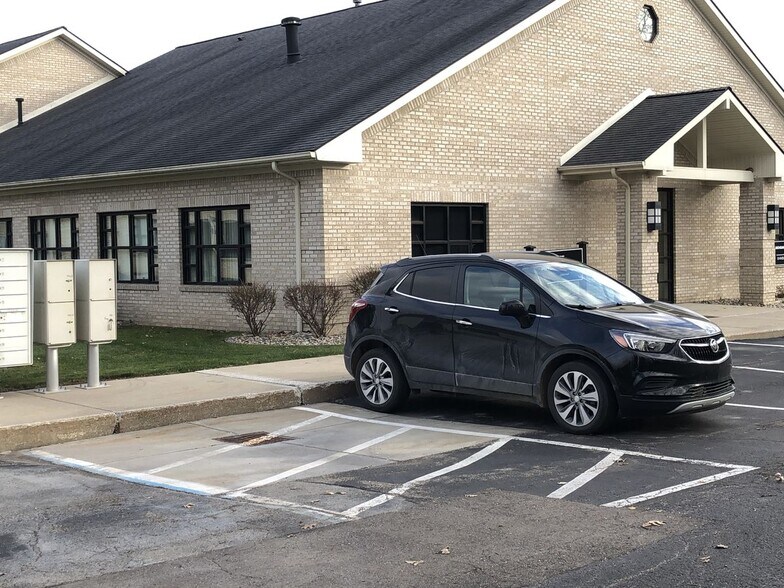 More Photos Of 9460 S Saginaw Rd, Grand Blanc Medical For Lease