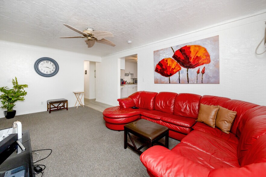 More Photos Of 923 Dr. Martin Luther King Jr St S, Saint Petersburg Storefront Retail Residential For Sale