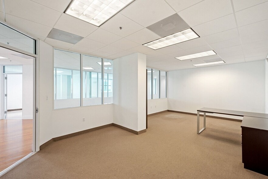 More Photos Of , North Miami Beach Office For Sale