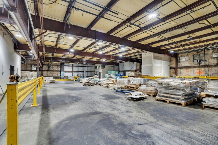 More Photos Of 5 Mars Ct, Montville Warehouse For Lease