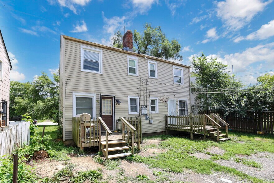 More Photos Of 1079 S James Rd, Columbus Apartments For Sale