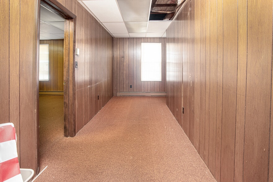 More Photos Of 377 Second St, Fall River Office Residential For Sale