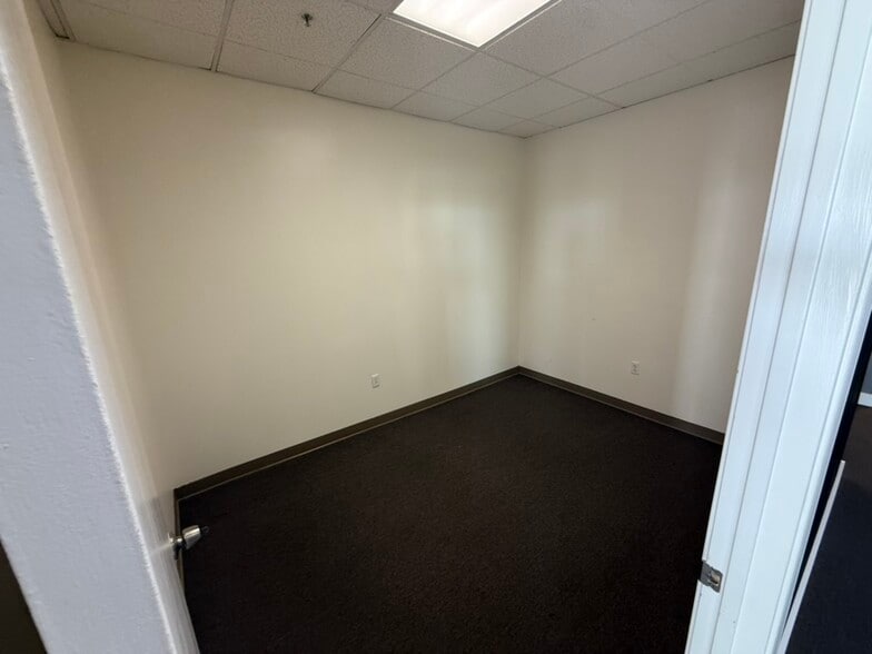 More Photos Of 250 Main St, San Mateo General Retail For Lease