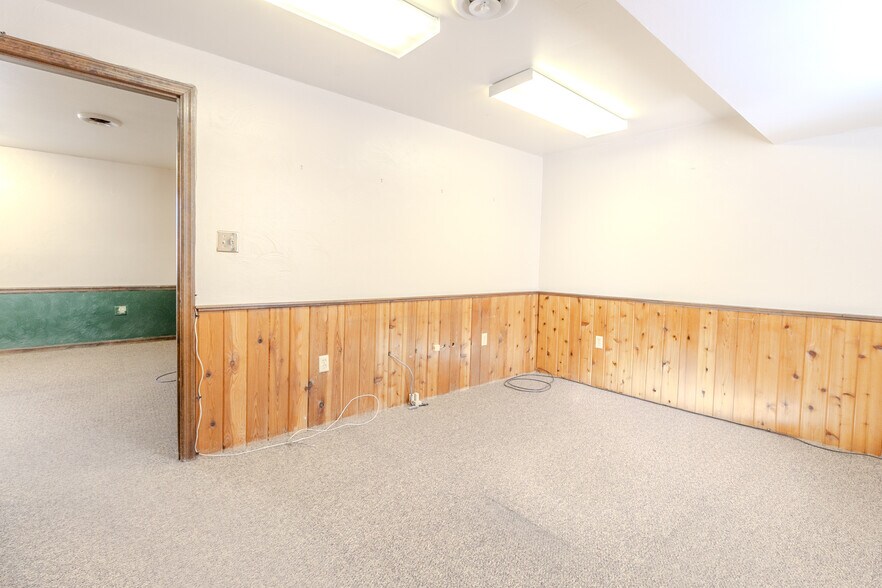 More Photos Of 1080 Long Run Rd, McKeesport Office For Lease