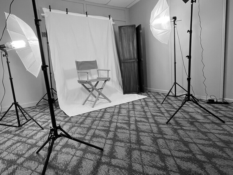 More Photos Of 74135 Church St, Armada Office Residential For Lease