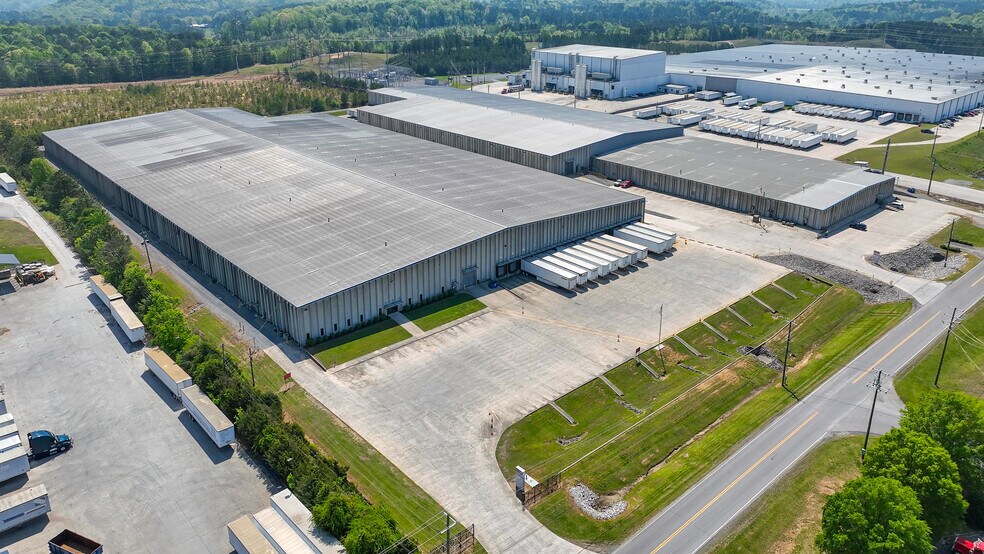 More Photos Of 999 Enterprise Dr, Dalton Distribution For Sale