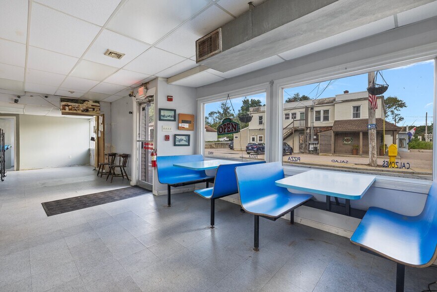 More Photos Of 1 Spring St, Hope Valley Restaurant For Sale