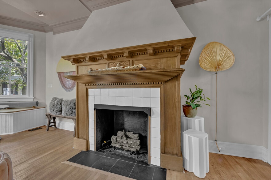 More Photos Of 118 S 4th St, Wilmington Hospitality For Sale