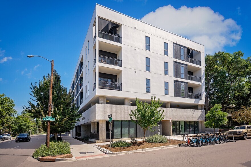Primary Photo Of 1790 Gaylord St, Denver Apartments For Lease