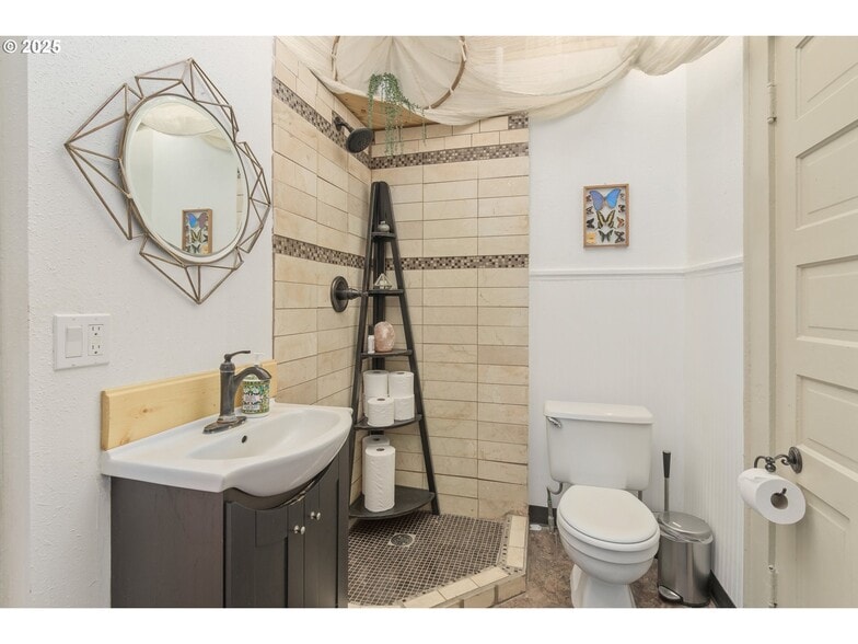 More Photos Of 1492 Pearl St, Eugene Office For Sale