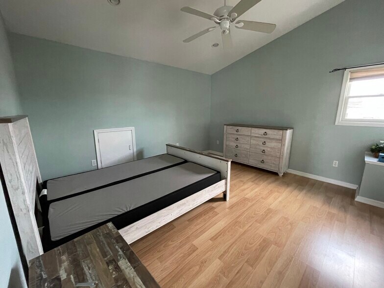 More Photos Of 2609 Long Beach Blvd, Long Beach Township Storefront Retail Residential For Sale