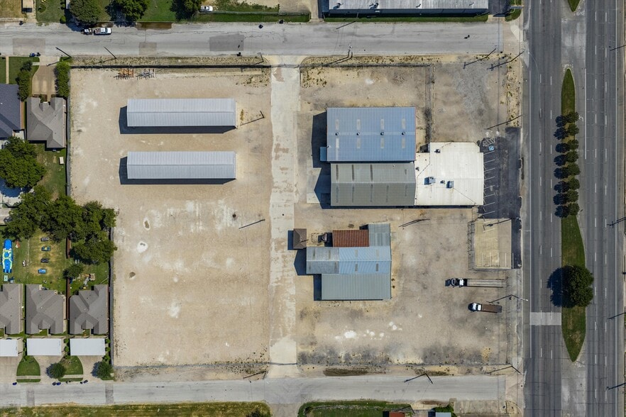 More Photos Of 1520 La Salle Ave, Waco Manufacturing For Lease