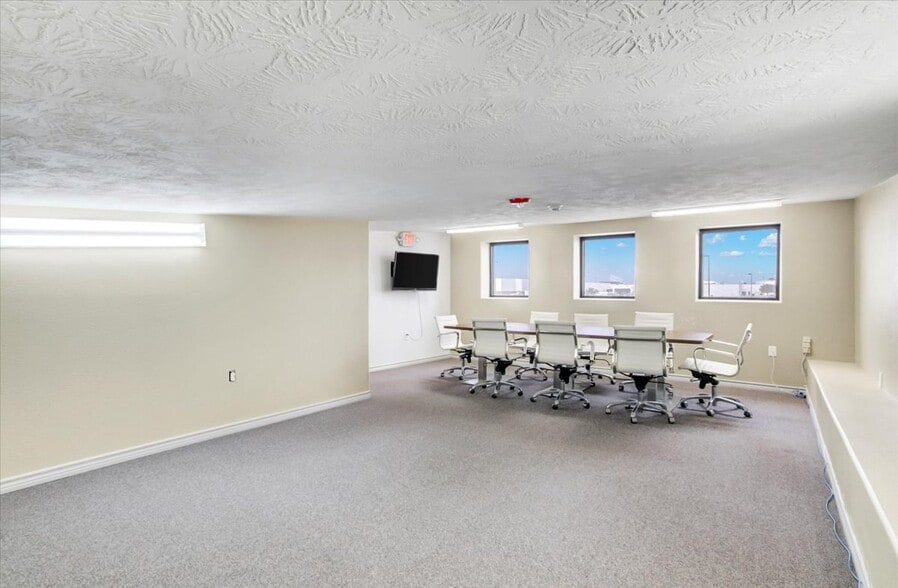 More Photos Of 3250 Central Mall Dr, Port Arthur Office For Sale