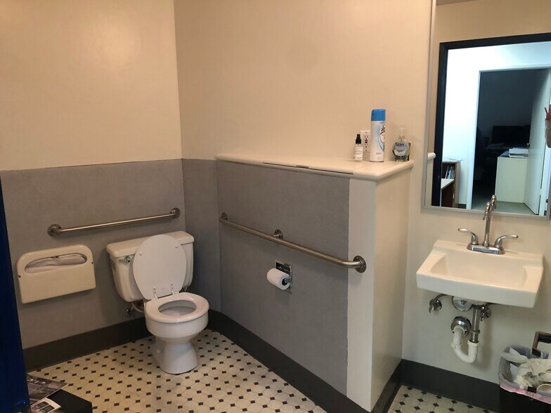 More Photos Of 1224 K St, Modesto Office For Sale