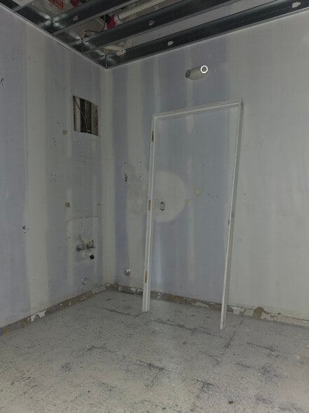 More Photos Of 701 Mutual Ct, Raleigh Office For Sale