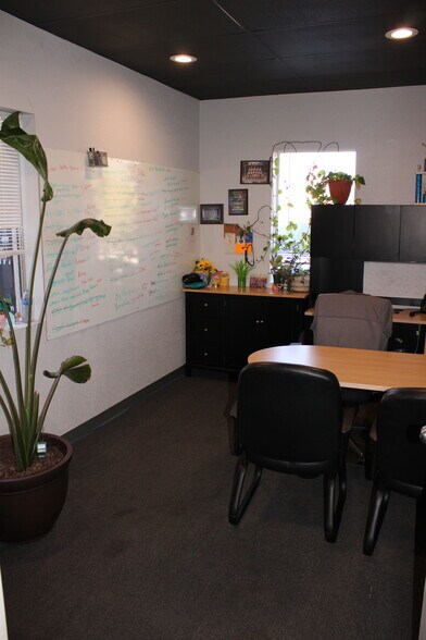 More Photos Of 706 Springdale Rd, Bedford Office For Sale