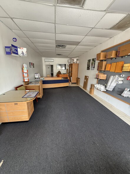 More Photos Of 800 NE 125th St, North Miami Storefront Retail Office For Lease