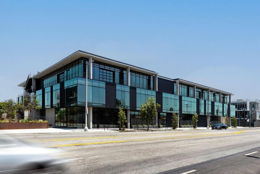 More Photos Of 2922 Crenshaw Blvd, Los Angeles Office For Lease