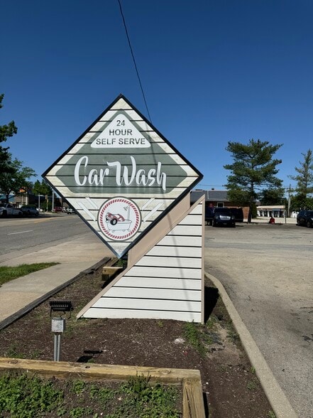 More Photos Of 2208 W Springfield Ave, Champaign General Retail For Sale