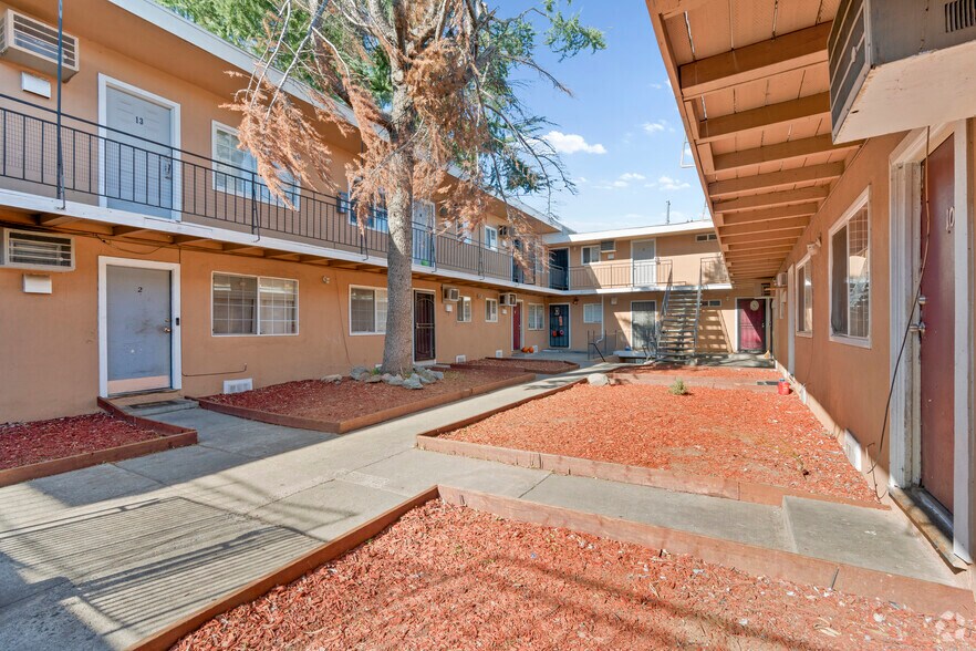 More Photos Of 618-631 Plaza Ave, Sacramento Apartments For Sale