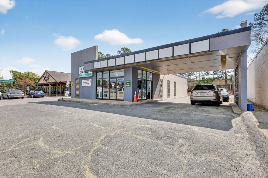 More Photos Of 113 SW Maynard Rd, Cary Freestanding For Lease