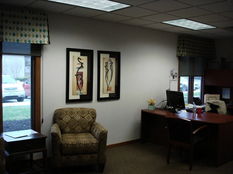 More Photos Of 2641 Oakstone Dr, Columbus Office For Lease