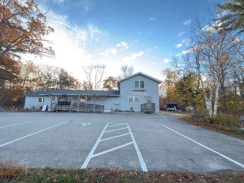 More Photos Of 275 Calef Hwy, Epping Storefront Retail Office For Sale