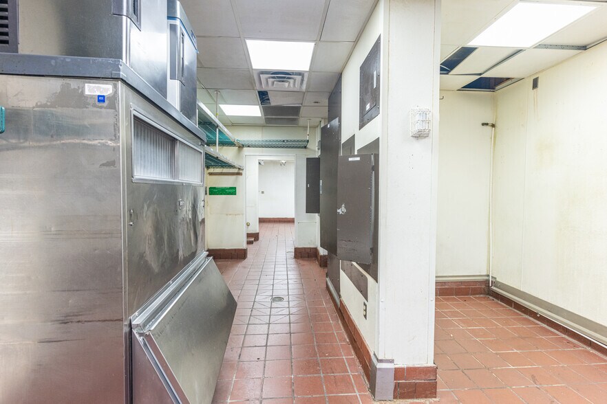 More Photos Of 2901 Candlers Mountain Rd, Lynchburg Fast Food For Sale