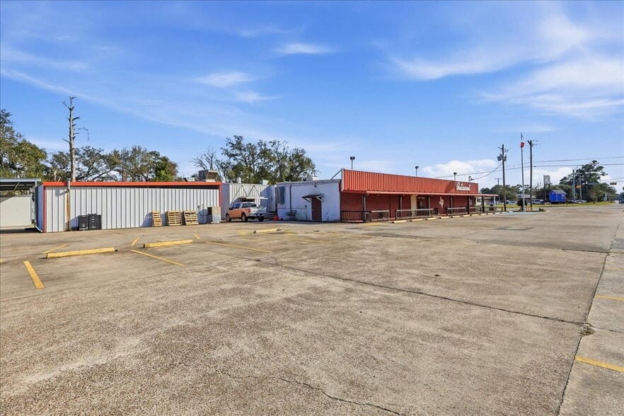 More Photos Of 3720 W Park Ave, Orange Flex For Sale