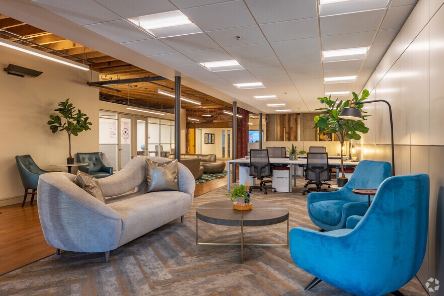 More Photos Of 1512 Curtis St, Denver Coworking Space