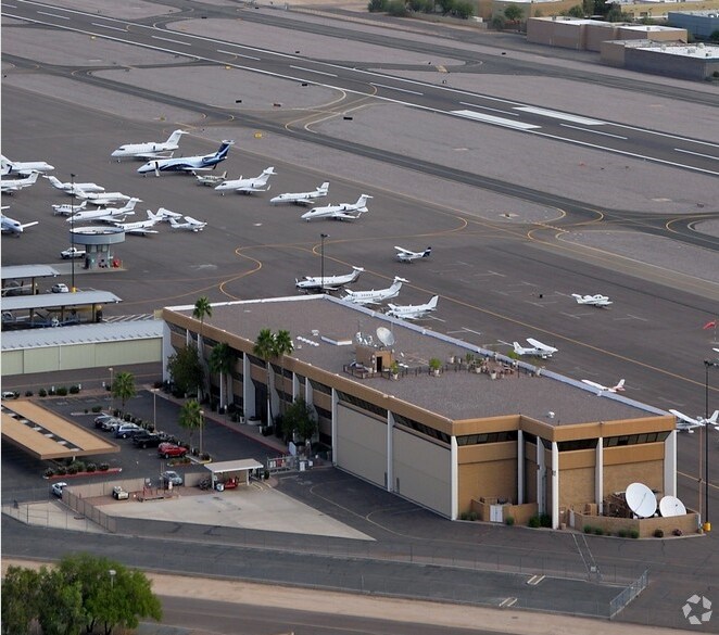 More Photos Of 14605 N Airport Dr, Scottsdale Airplane Hangar For Lease