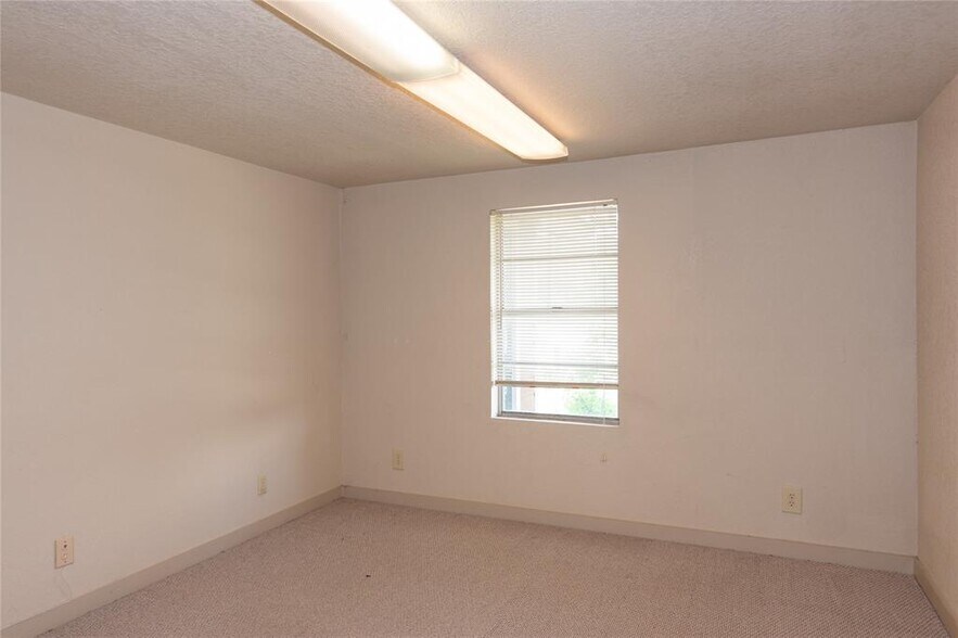 More Photos Of 603 W Main St, Johnson City Office For Sale