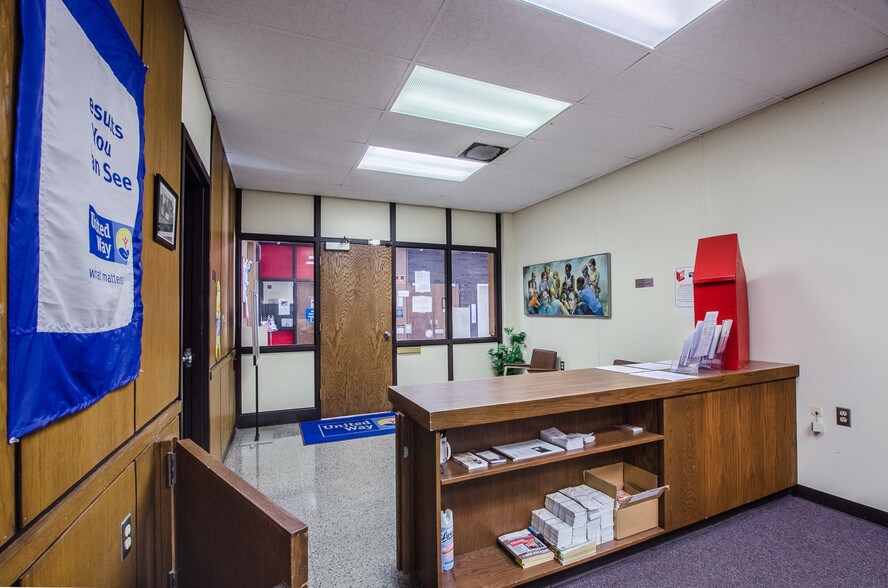 More Photos Of 35 N Park St, Mansfield Office For Sale