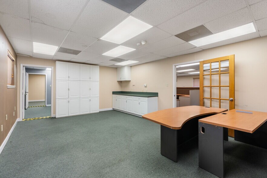 More Photos Of 2200 Sciaaca Rd, Spring Office For Sale