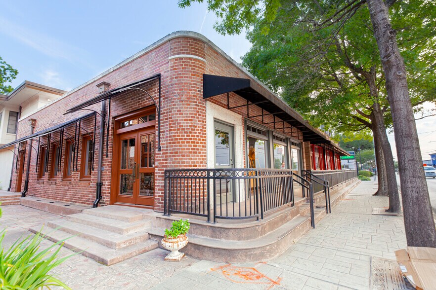 More Photos Of 1901-1915 Westheimer Rd, Houston Unknown For Lease