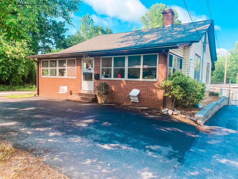 More Photos Of 6869 S Sweetwater Rd, Lithia Springs Self Storage For Sale