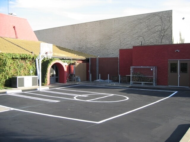 More Photos Of 395 N Rosemead Blvd, Pasadena General Retail For Lease