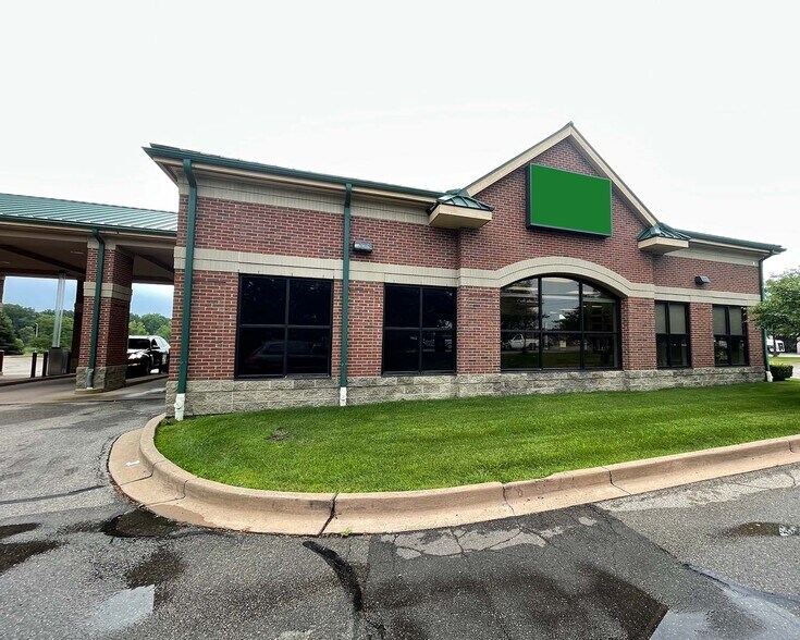 More Photos Of 2180 Dixie Hwy, Waterford Storefront Retail Office For Sale