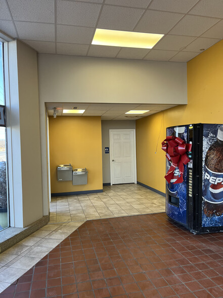 More Photos Of 791 York Rd, Gettysburg General Retail For Sale